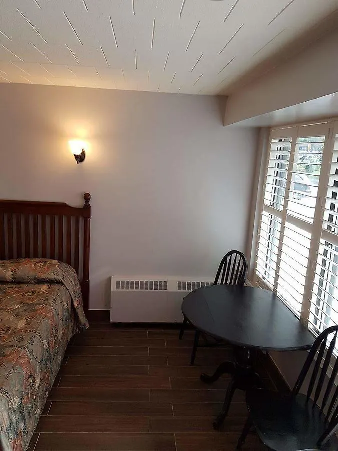 New Plaza Motel Toronto