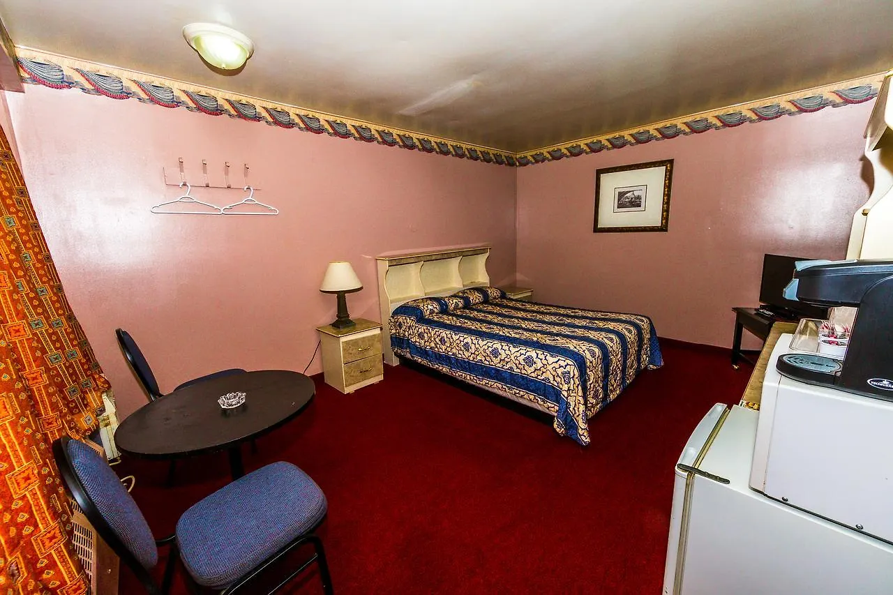 **  New Plaza Motel Toronto Canada