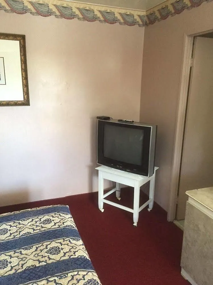 New Plaza Motel Toronto
