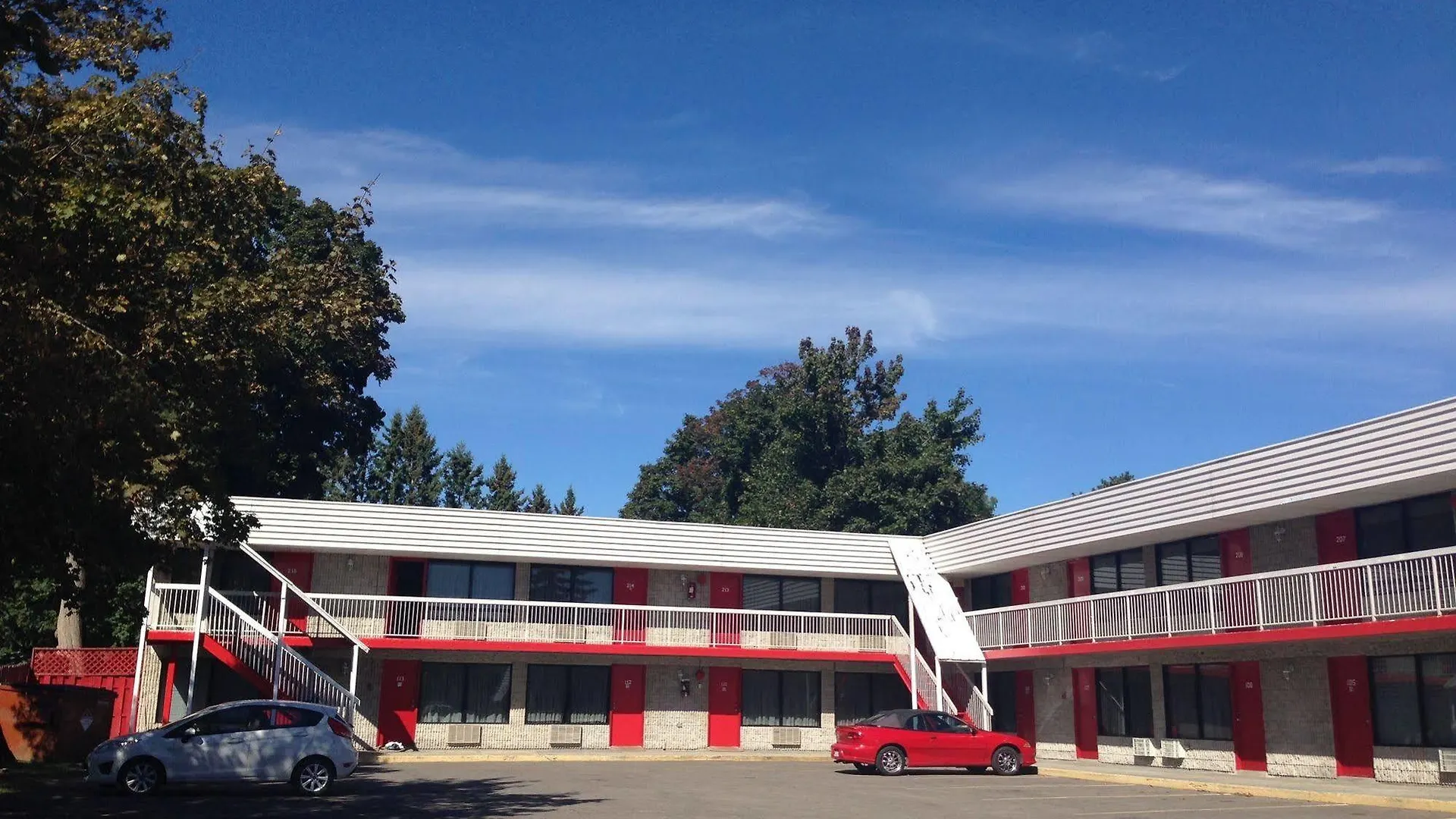 New Plaza Motel Toronto